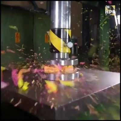 Hydraulic Press vs tons of Post-It Notes