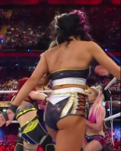 Dakota Taunting 👋 🍑