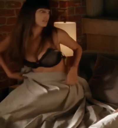 Hannah Simone