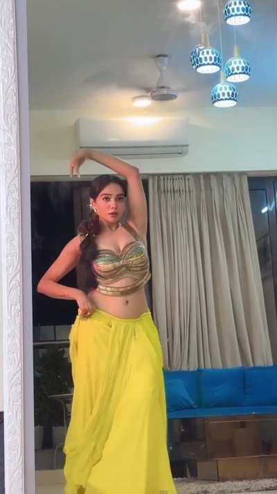 Manisha Rani sexy navel