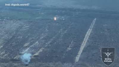 Stepove, a Ukrainian M2A2 Bradley IFV tears into a Russian-held treeline with 25mm Bushmaster chaingun fire (likely using M792 HEI-T)