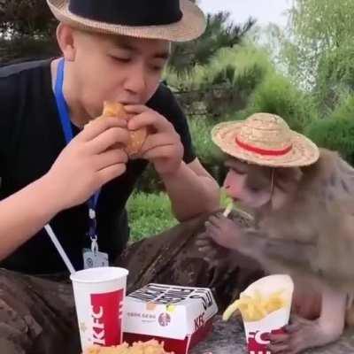 me and the homie charles eating kfc :3