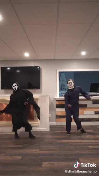 Ghost Face & Myers celebrate being able to stalk survivors through all walls because of the bugs.