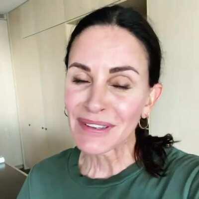 Courteney Cox Recreates Her Turkey Dance