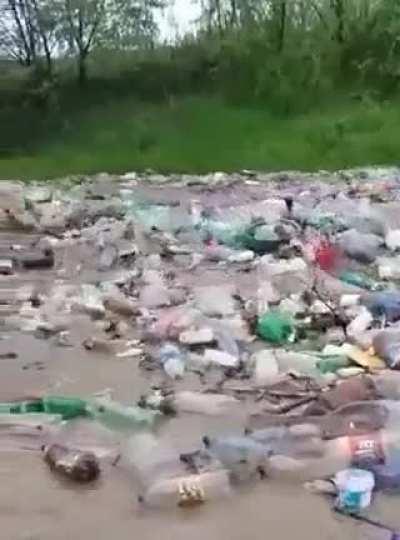 Romania : A River of Plastic !