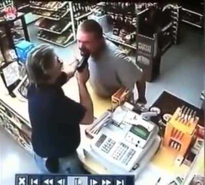 Robber pulls gun, clerk is faster