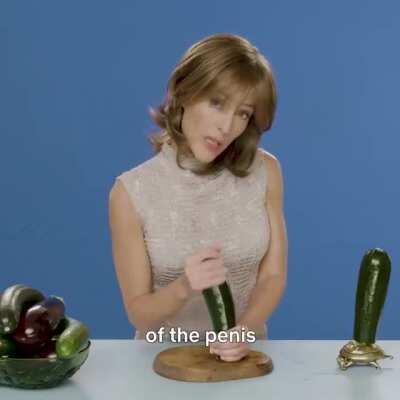 Loving Gillian Anderson in Sex Education 🤣