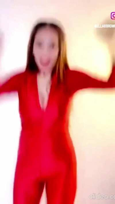 Ella dancing and bouncing (best quality I could find)