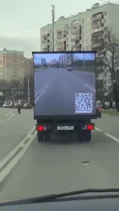 This truck has been adapted to give drivers behind a view of the road ahead through a large LED screen. This helps other vehicles increase their visibility when overtaking.