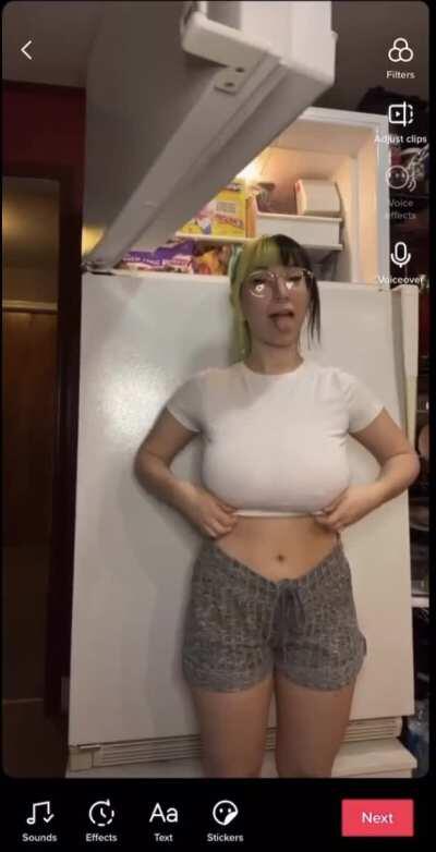 Tiktok titty drop- art #24