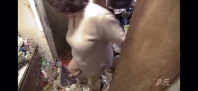 A cursed clip from the show Hoarders. Particularly Season 6 Episode 4. It's a woman who hoard water bottles of Poop!!' Poop!!!!!