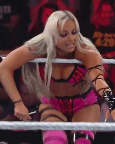 Liv's tits bouncing