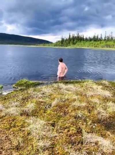 🔥Sinking perfectly at a lake edge in the wilderness