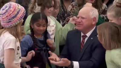 Tim Walz signs bill to provide free school meals (breakfast and lunch) for Minnesota students regardless of their family's income