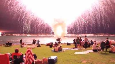 Fireworks show in San Diego where a computer glitch caused the entire 18 minute show to go off in 25 seconds