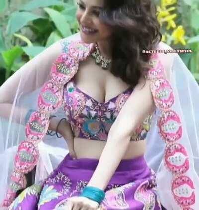 Kajal Agarwal Cleavage