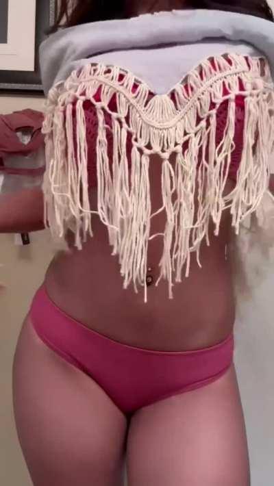 Under my bikini!! [gif]