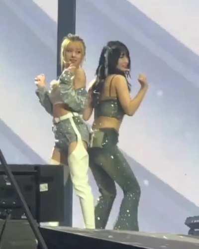 Momo & Chaeyoung ð