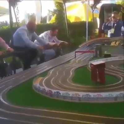 This kind of hotwheels car race