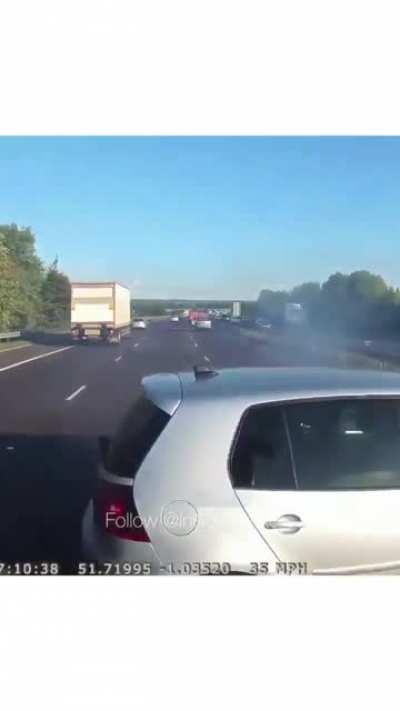 Coach driver avoids what could have been a pretty bad crash