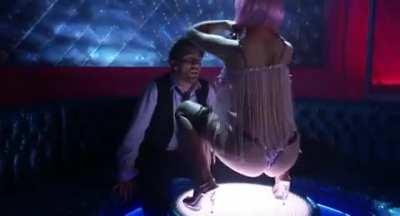 Natalie Portman as a stripper needs some rough spanking and a hard fuck