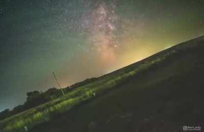 An astrophotographer has clicked an exceptional video, wherein we can feel the rotation of the earth. Using a tracing mount aligned with North Star, he kept clicking images every 12 seconds for the next 3 hours. The camera is looking at the same portion o