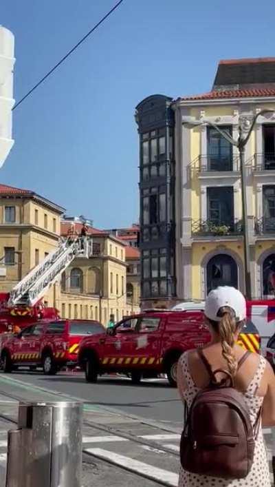 Man Jumps from Building in Spain with Neck Tied and Gets Decapitated