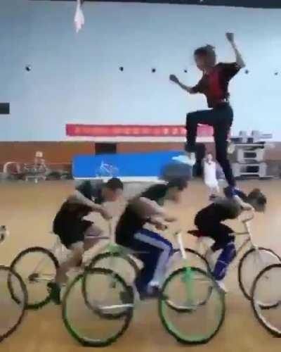 This amazing 'bicycle gymnast' in Asia....