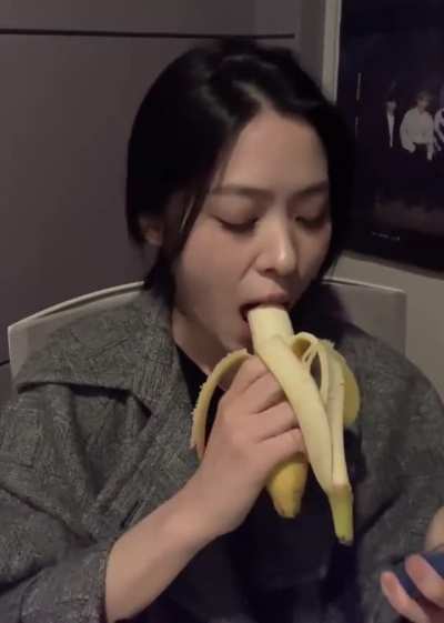 Ryujin loves banana