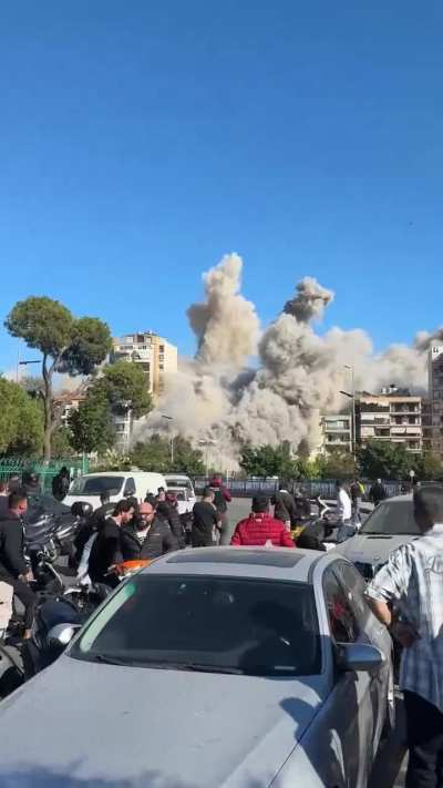 Airstrike Brings Down a Building In Ghobeiry Beirut