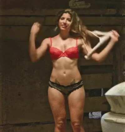 Tania Raymonde in Texas Chainsaw 3D