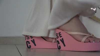 Girl crush bugs