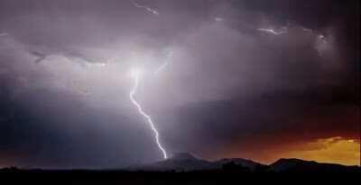 Catatumbo Lightning - An atmospheric phenomenon that occurs in Venezuela