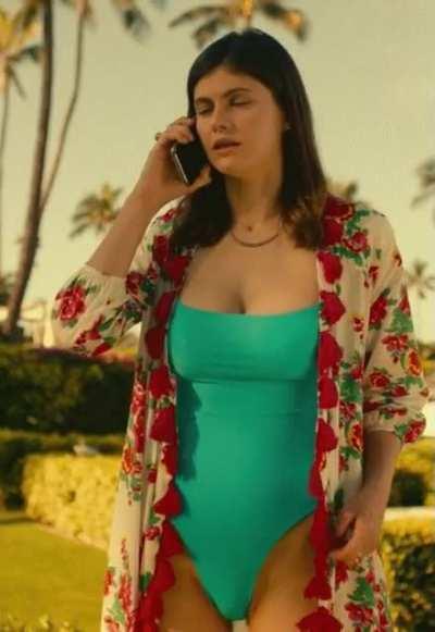 Alexandra Daddario 