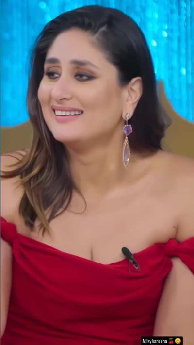 Kareena Kapoor cleavage in Kapil Sharma show 