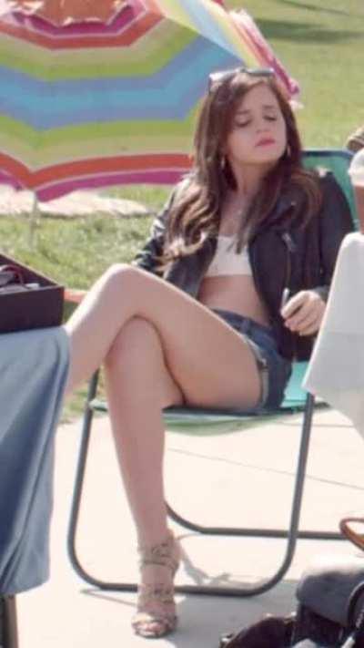 Emma Watson's sumptuous legs