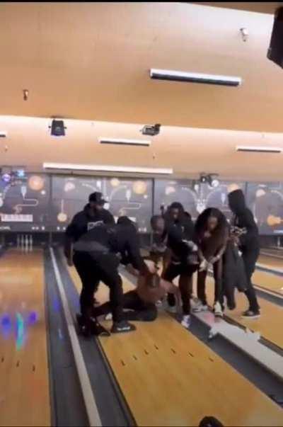 Da Baby bowling ally fight (remix)