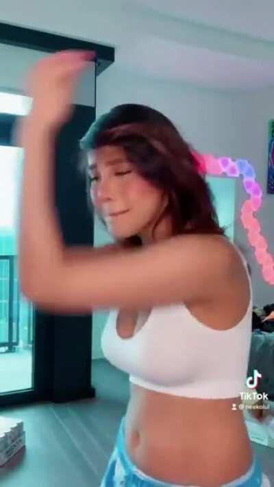 Neeko White Top