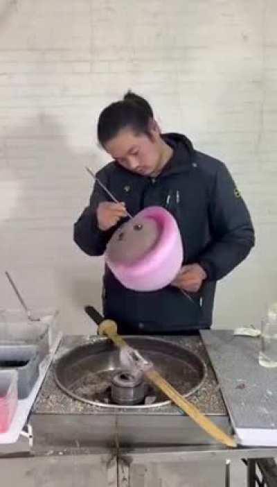 Making of Cotton Candy, looks so cool.