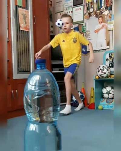 Madlad shows incredible ball control skills with two perfect kicks!