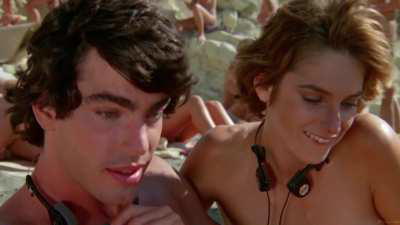 Daryl Hannah, Valérie Quennessen & Peter Gallagher - Summer Lovers (US1982) - The trio spend their sunny days at the nude beach (3/4)