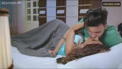 Hansi Parmar hot kiss