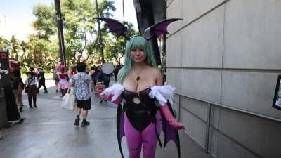 ANIME EXPO 2022 | Rate her outfit 1 to 10!