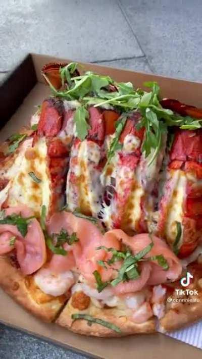 Seafood Pizza