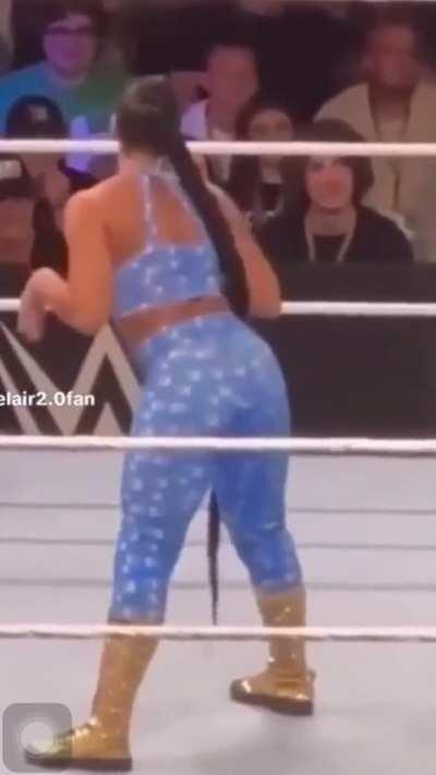 Bianca Belair better keep shaking that A$$