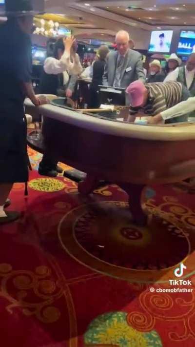 Drunk maniac goes ape on craps table in Vegas casino