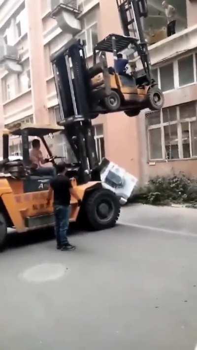 When you hire geniuses to help you move