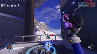 How Busted Baby Dva's gun hitbox is.....