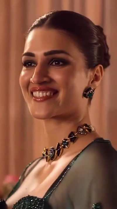 Kriti Sanon Smile Face 😘