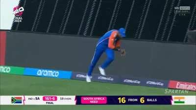 Last 5 overs of Indian bowling and winning moment 